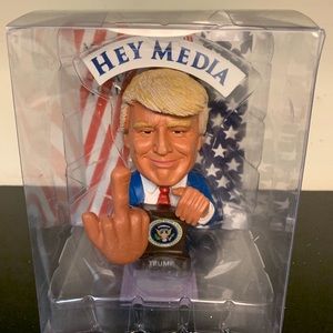 Donald Trump finger figure original box !!!
